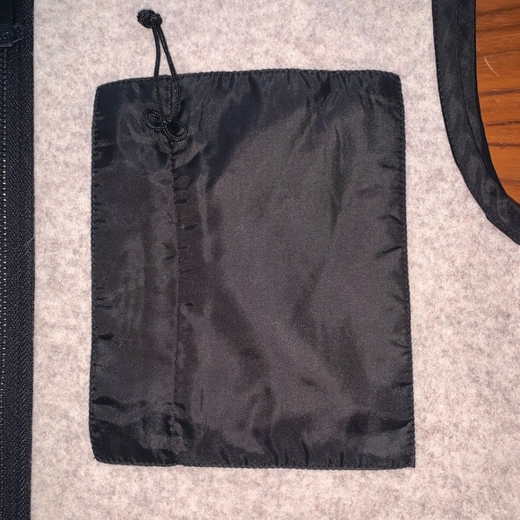 Minimum
Baldu Contrast-Pocket Vest - Picture 2 of 13